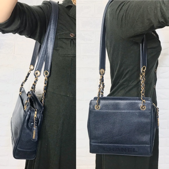 STUNNINGšZIPPERED šCAVIAR CHANEL TOTE NAVY